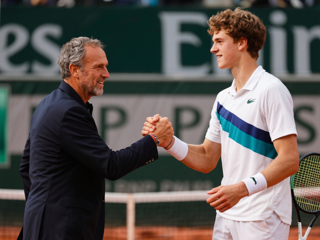 这场经典对决背后，更是两代人之间的碰撞。